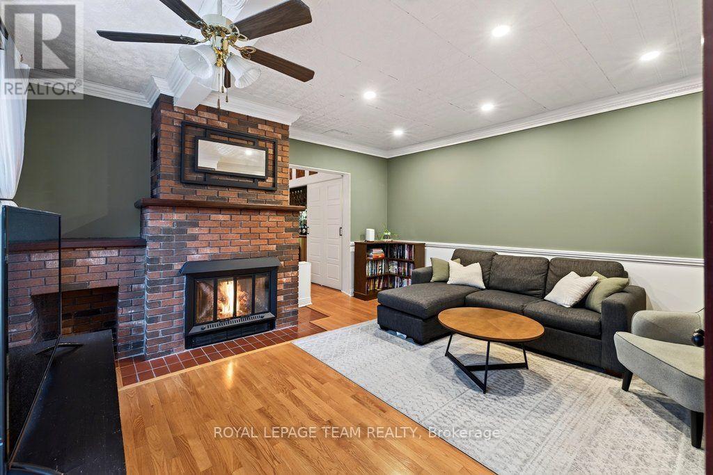 249 HINCHEY AVENUE - 11