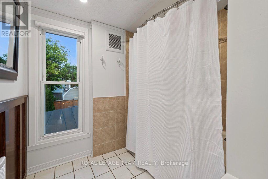 249 HINCHEY AVENUE - 26