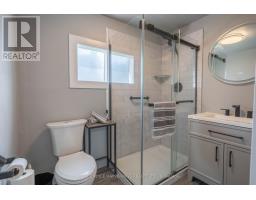 68 Christmas Street, Port Colborne, ON L3K1M5 Photo 14