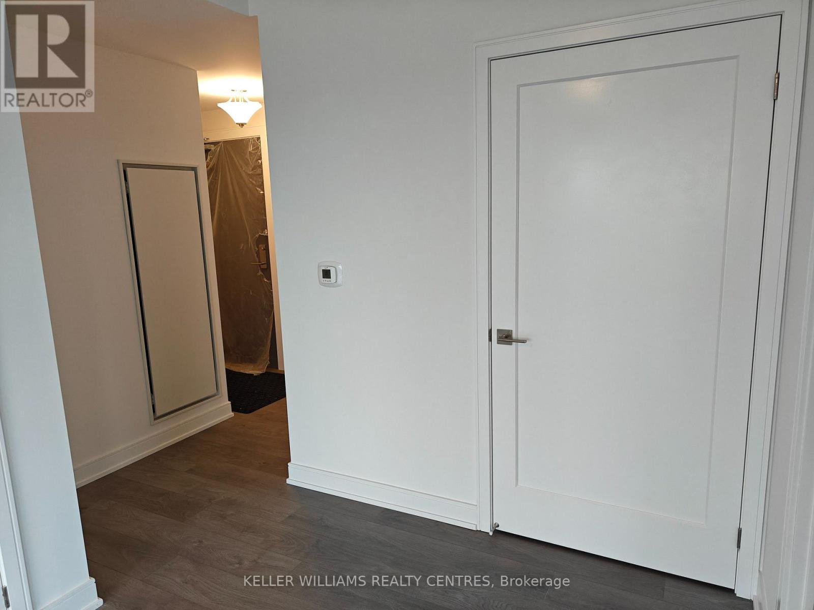 #1108 705 Davis Drive, Newmarket (Huron Heights-Leslie Valley), Ontario, L3Y0J2, Newmarket (Huron Heights-Leslie Valley), Ontario — photo 4 of 5