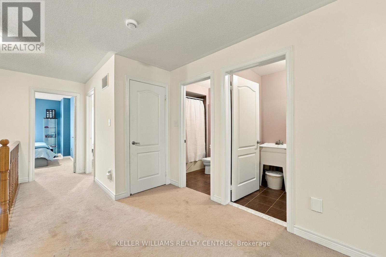 8 ROGERS TRAIL - Image 31