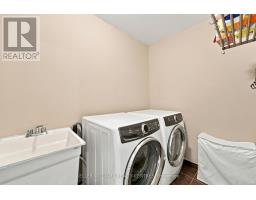 8 Rogers Trail, Bradford West Gwillimbury, ON L3Z0G4 Photo 32