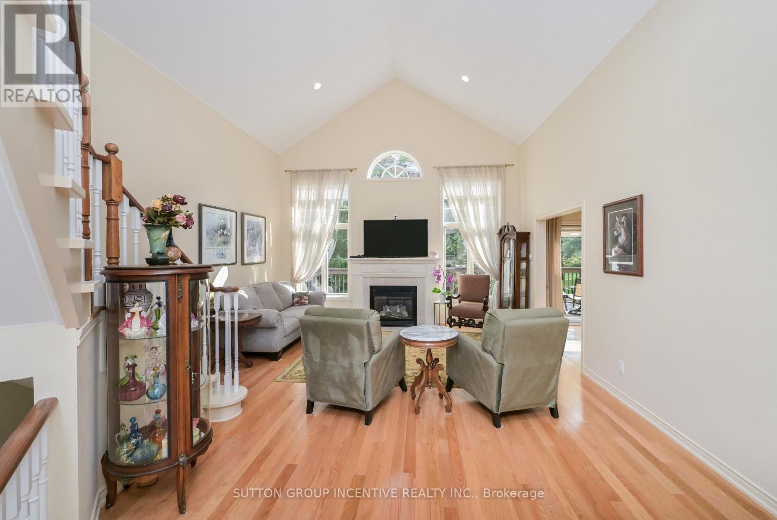 53 SUNSET BOULEVARD - Image 12