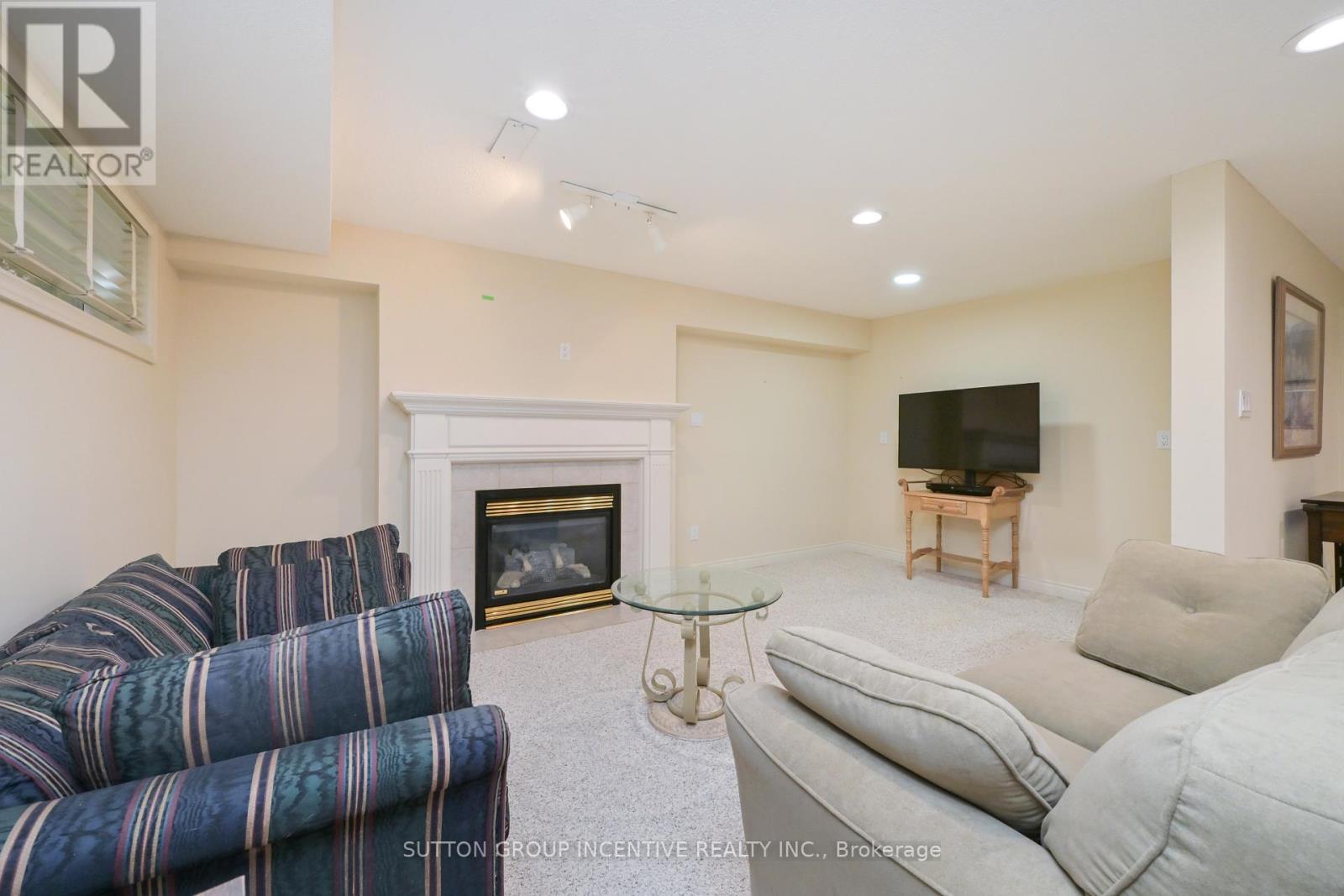 53 SUNSET BOULEVARD - 25