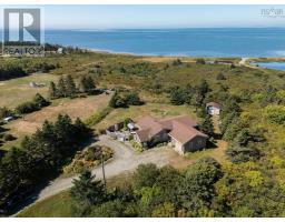 40 Country Lane, Lower West Pubnico, NS B0W2C0 Photo 14