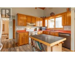 40 Country Lane, Lower West Pubnico, NS B0W2C0 Photo 36