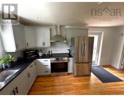 4pc Bathroom - 1543 King Street, Bridgewater, NS B4V1C4 Photo 6