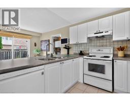 2261 Seton Crescent, Burlington, ON L7L6Y4 Photo 16