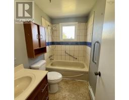 33 Lorway Street, Glace Bay, NS B1A5Z5 Photo 13