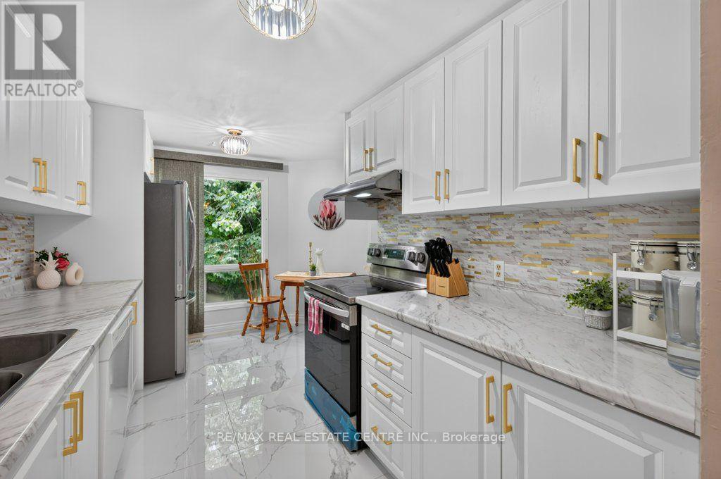 67 GRANDRIDGE CRESCENT - 12
