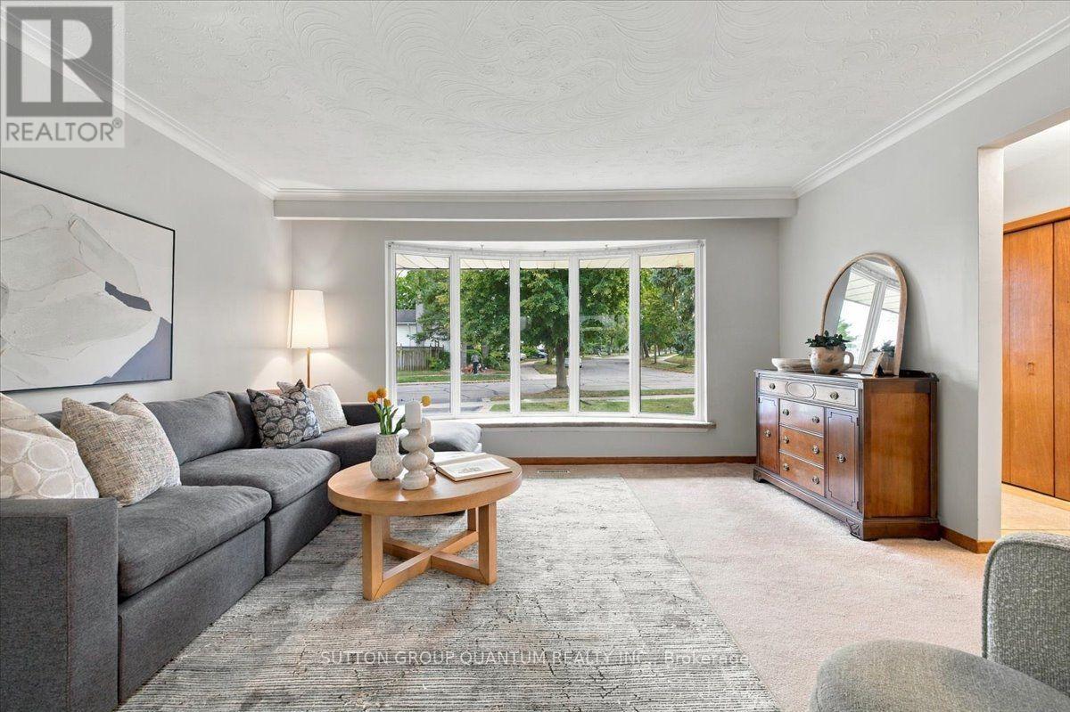 Photo of 325 ERINDALE DRIVE