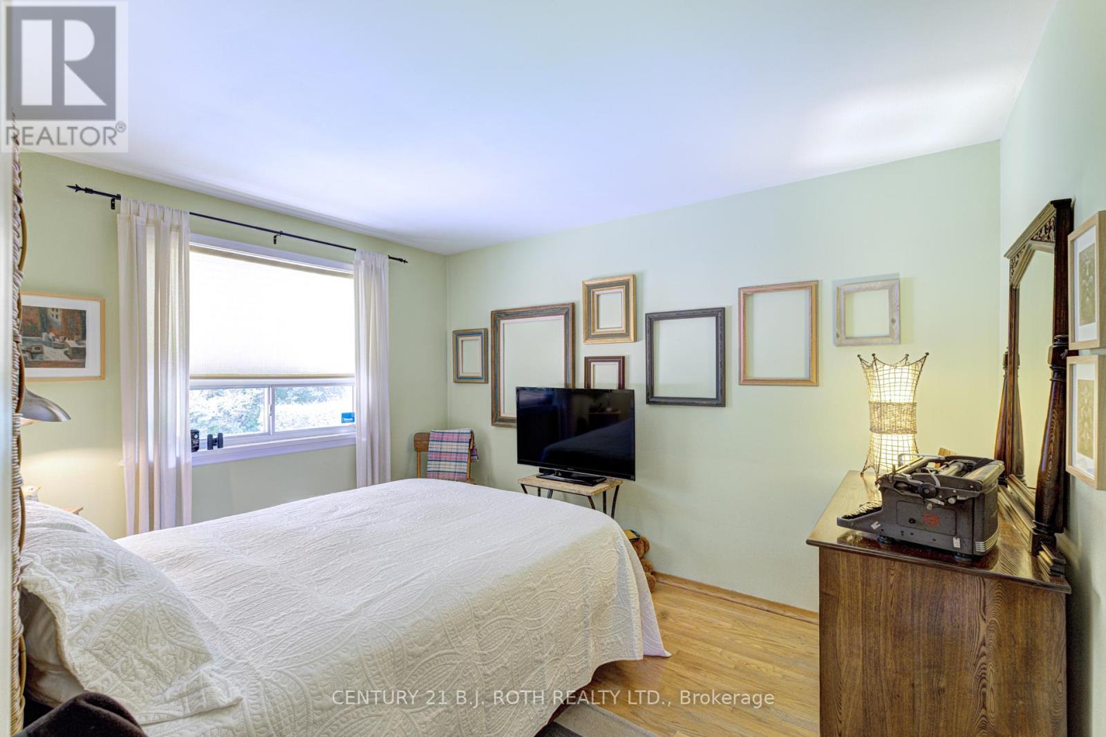 109 WINCOTT DRIVE - Image 19