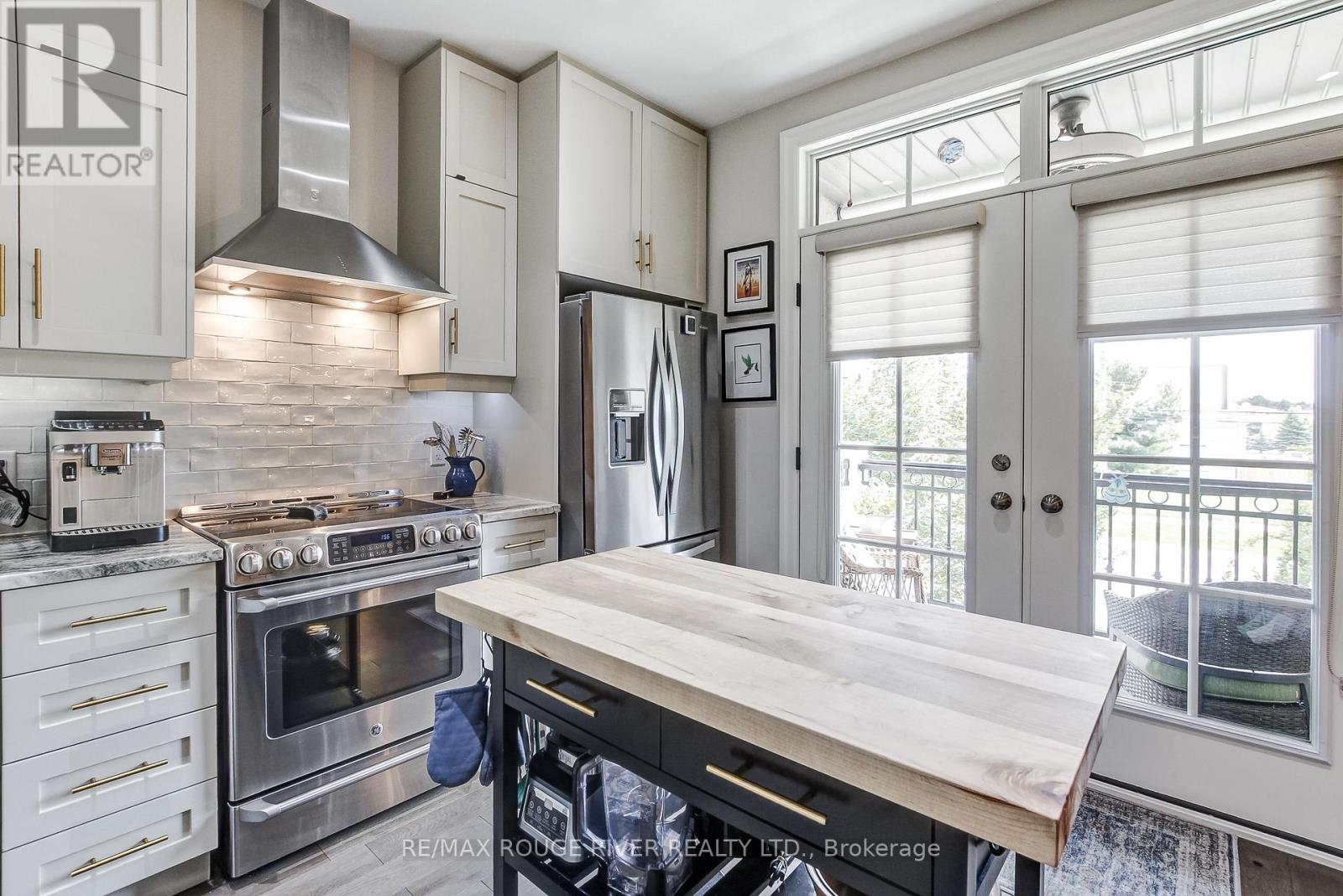 #17 17 ST. ANDREWS LANE S - 22