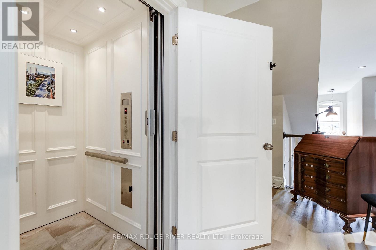 #17 17 ST. ANDREWS LANE S - 35