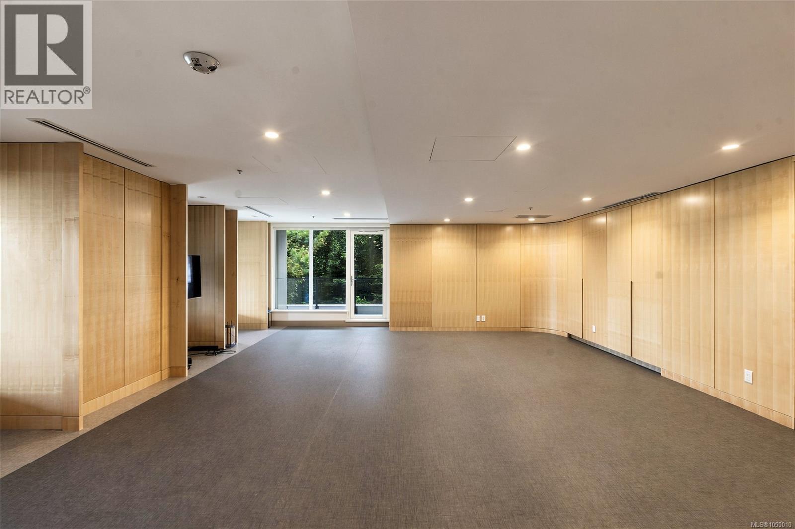 #605 2000 Hannington Rd - Image 29