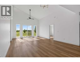 8 Diamond Valley Close, Carbon, AB T0M0L0 Photo 13