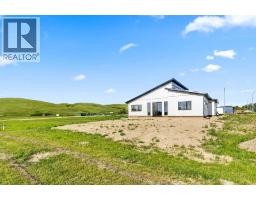 8 Diamond Valley Close, Carbon, AB T0M0L0 Photo 32