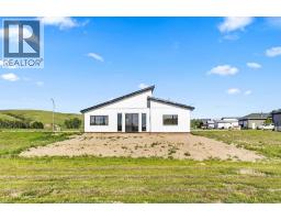 8 Diamond Valley Close, Carbon, AB T0M0L0 Photo 31