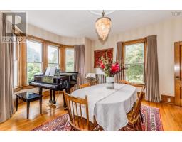 Living room - 1330 Belcher Street, Port Williams, NS B0P1T0 Photo 10