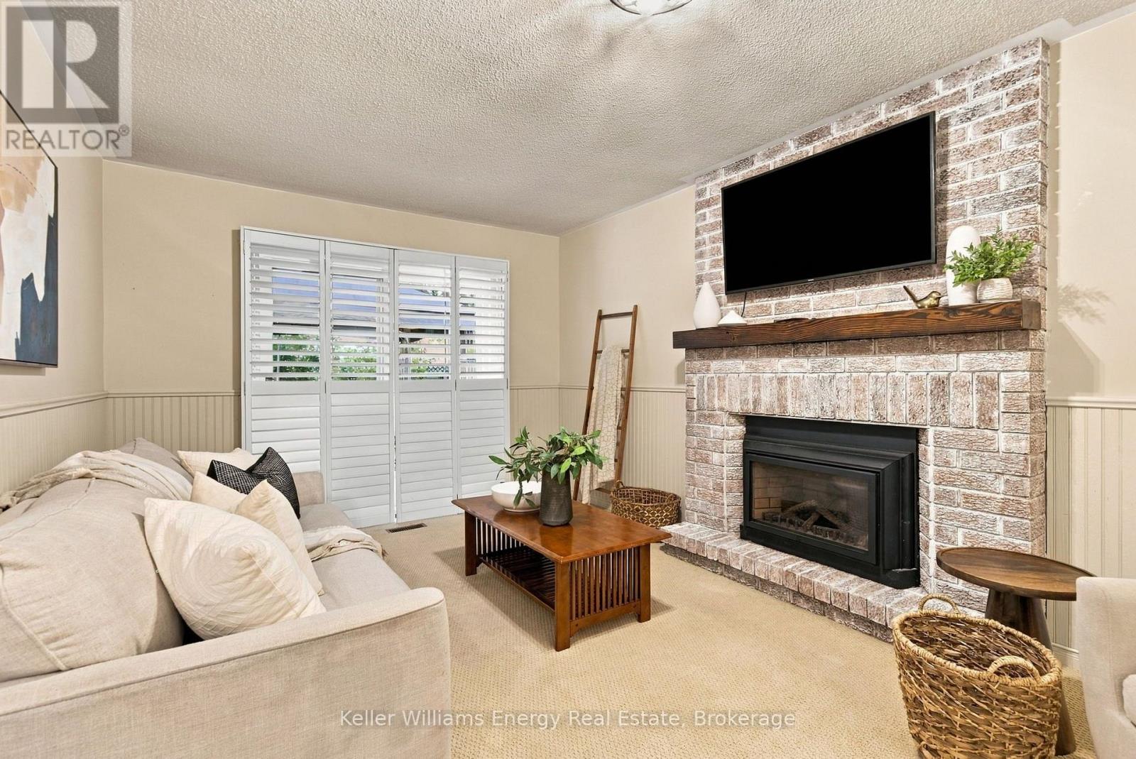 123 Erickson Drive, Whitby, ON photo 11
