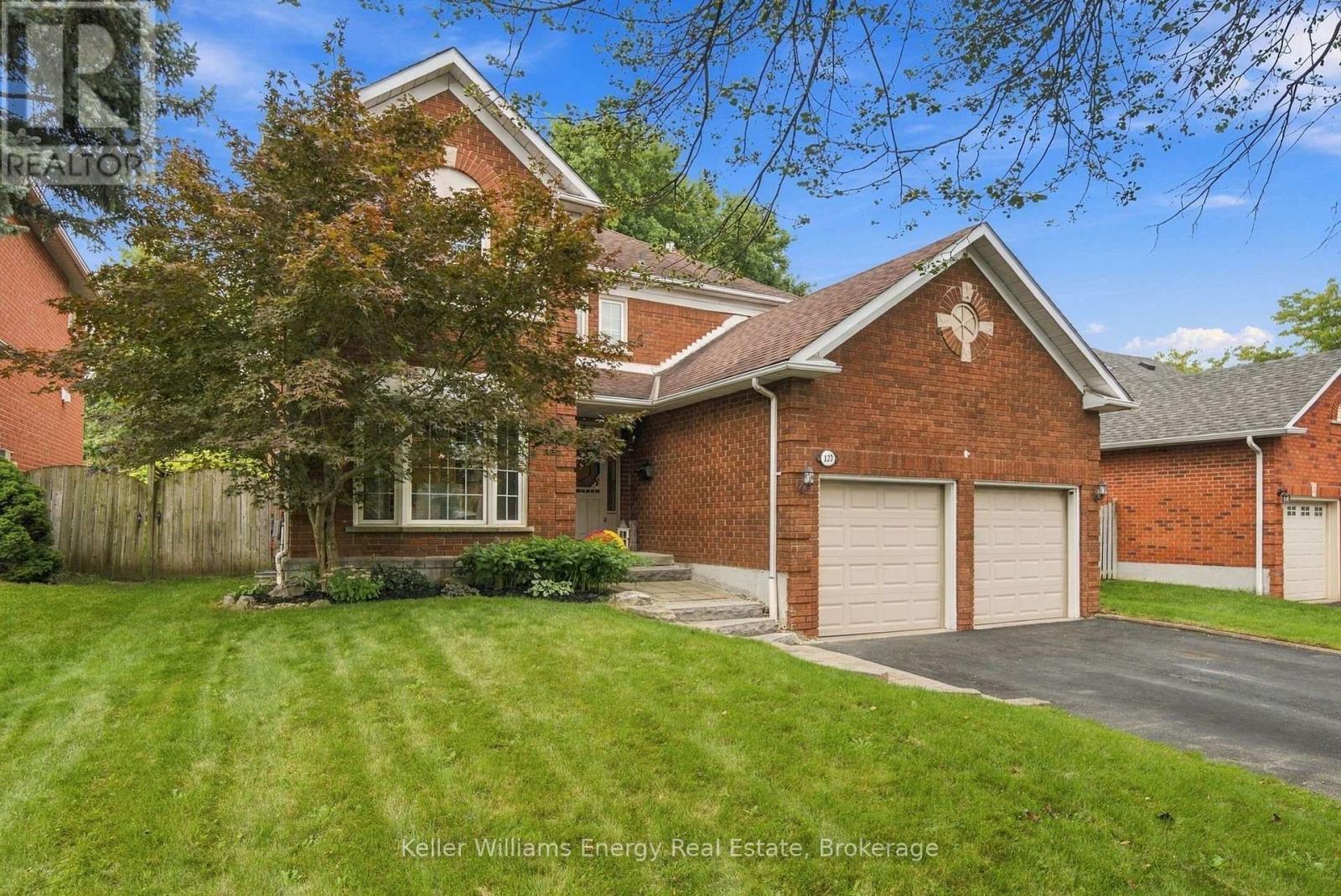 123 Erickson Drive, Whitby, ON photo 2