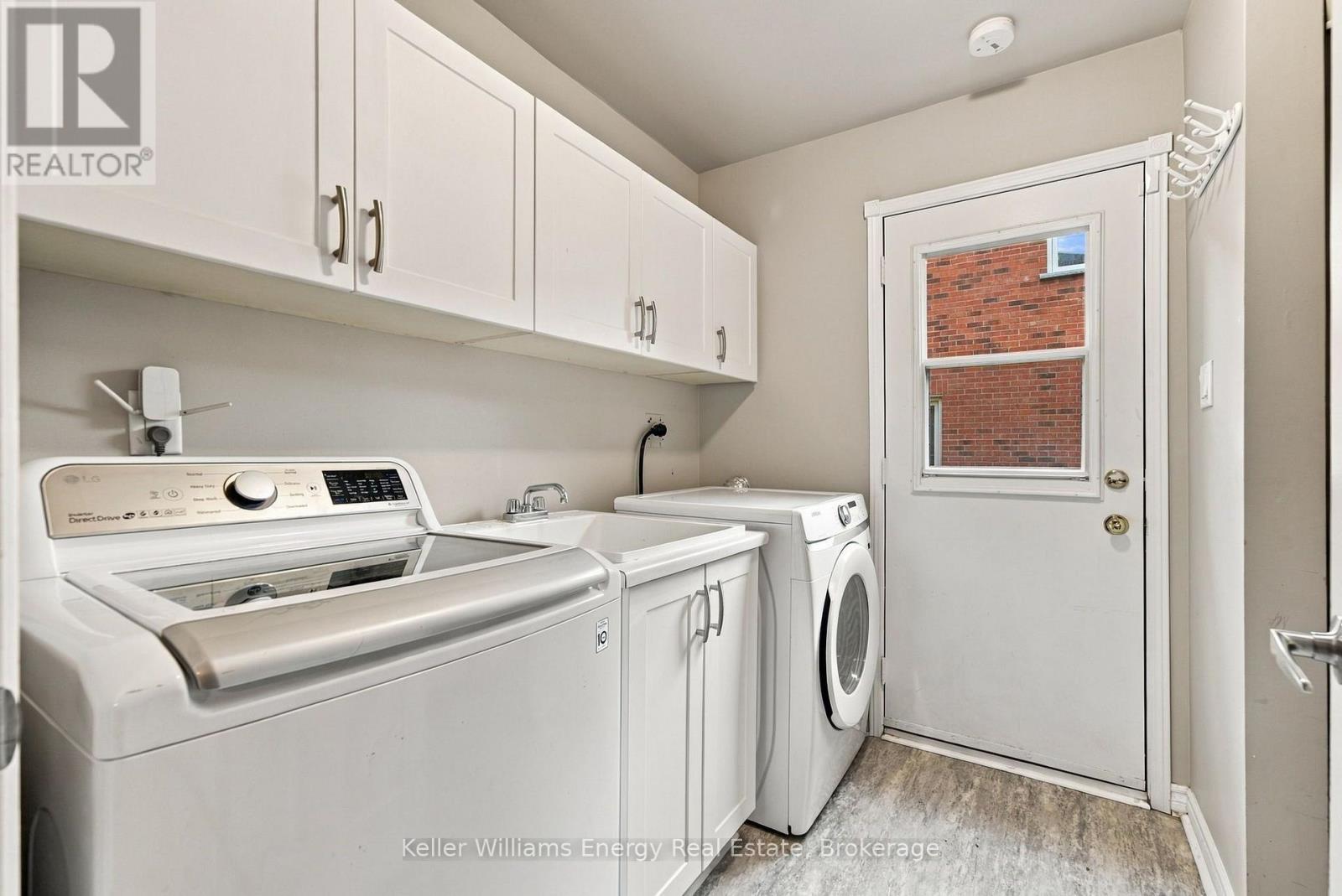 123 Erickson Drive, Whitby, ON photo 23