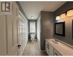 10 Dove Crescent thumbnail 14