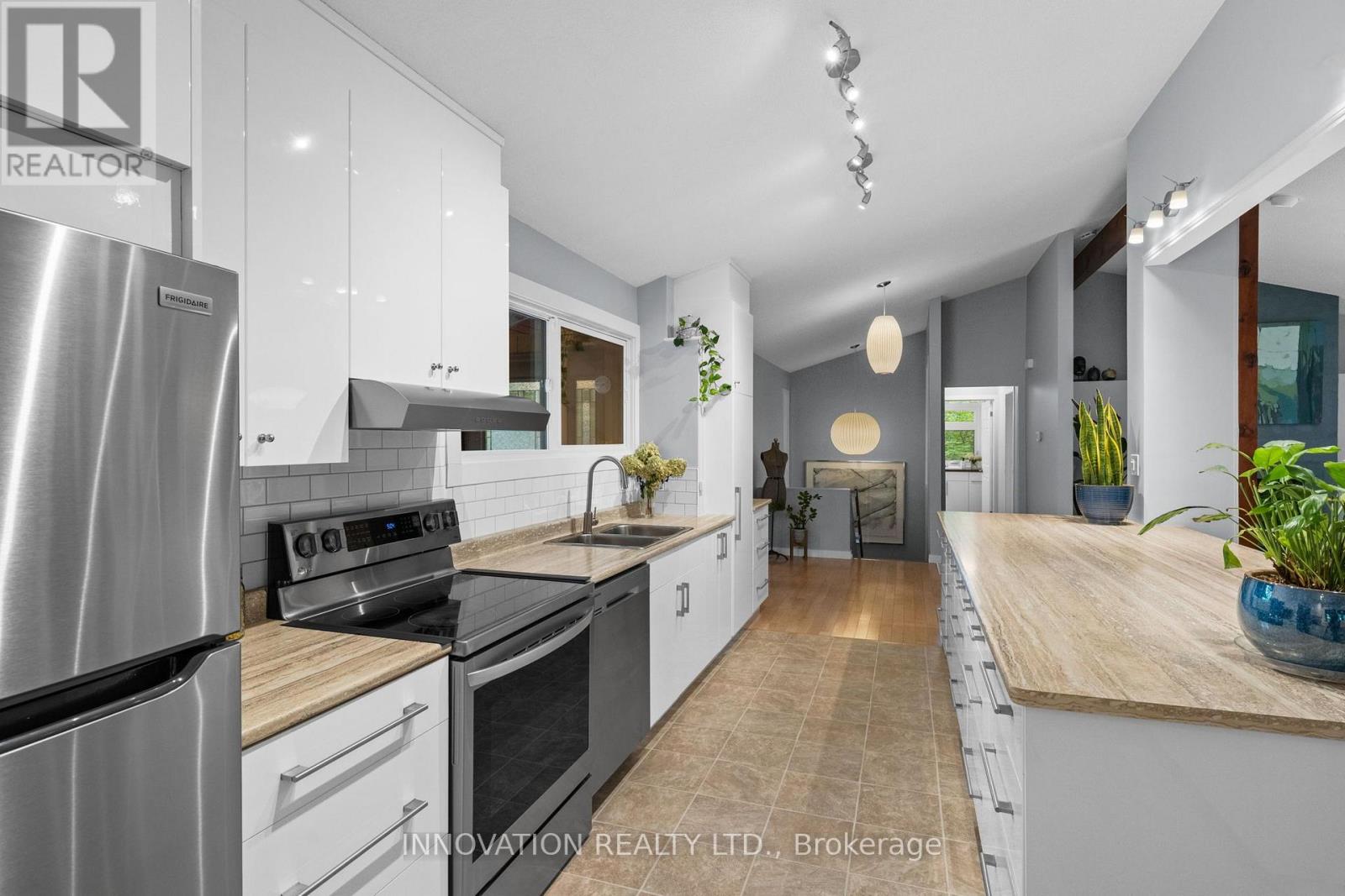 108 GLENNVIEW PLACE photo 13