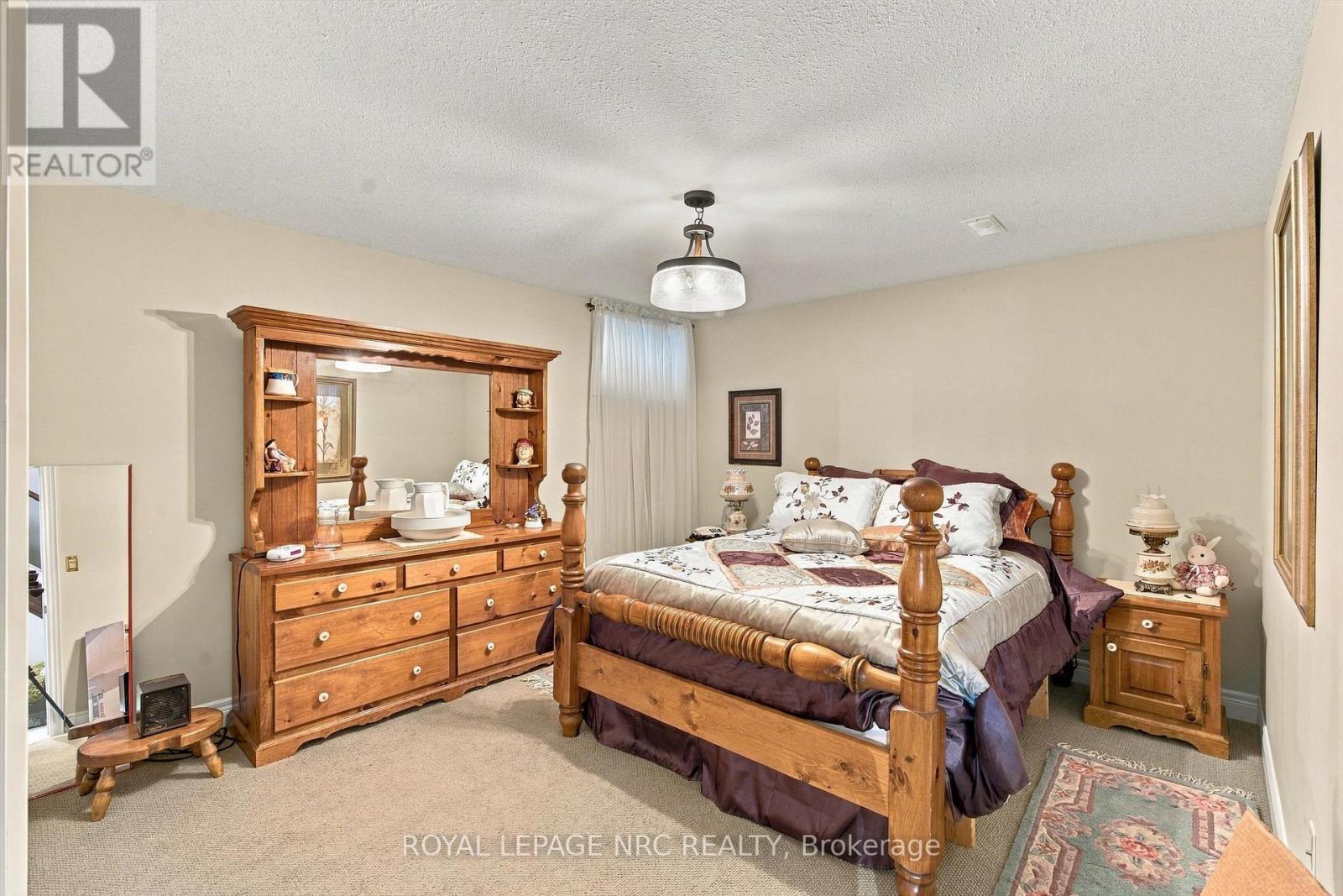 #8 3232 MONTROSE ROAD - 29