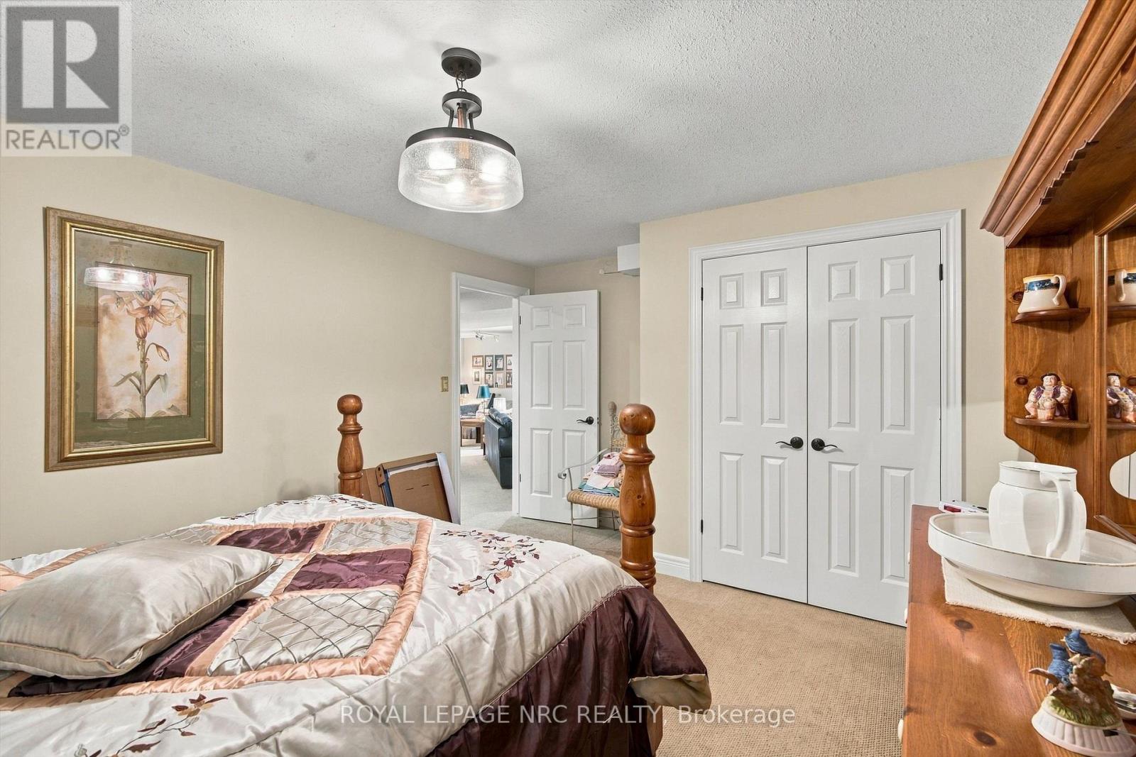 #8 3232 MONTROSE ROAD - 30