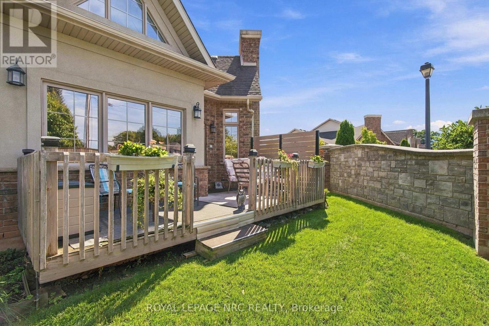 #8 3232 MONTROSE ROAD - 32