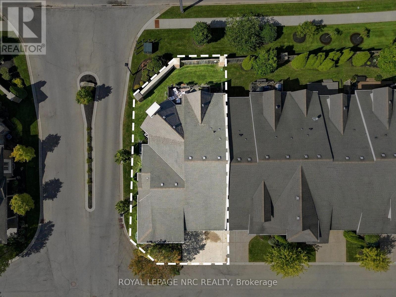 #8 3232 MONTROSE ROAD - 34