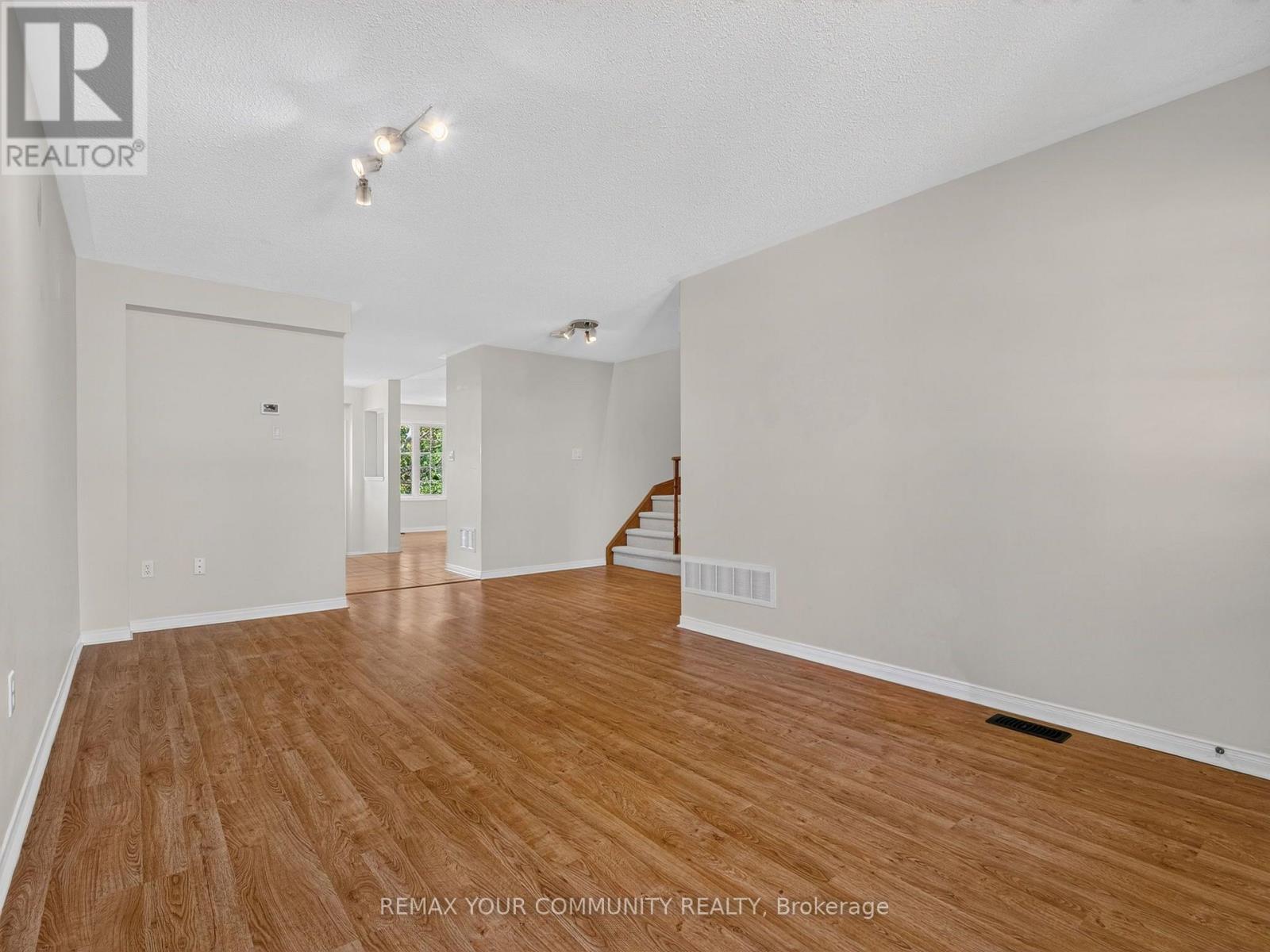 265 Sprucewood Crescent, Clarington, ON photo 18