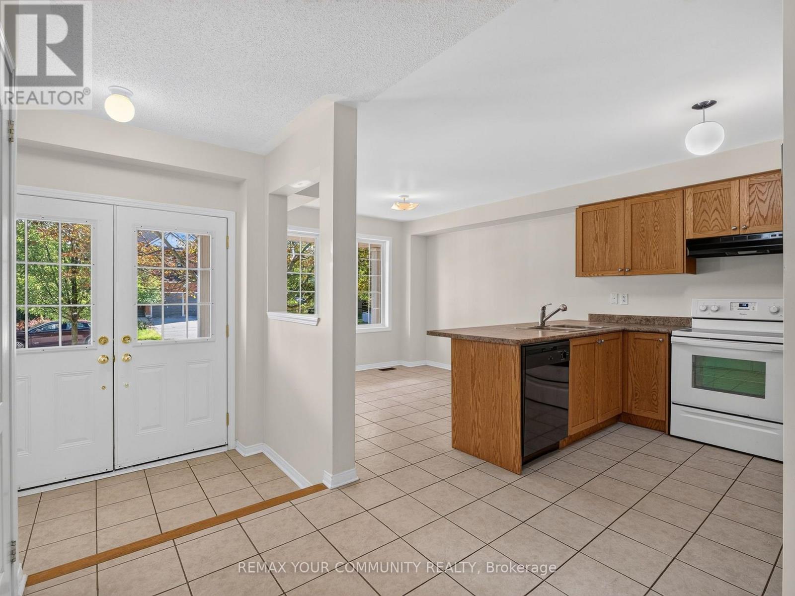 265 Sprucewood Crescent, Clarington, ON photo 7