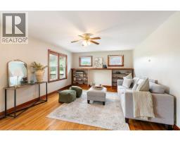 Mud room - 147 County Road 27, Cottam, ON N0R1B0 Photo 13