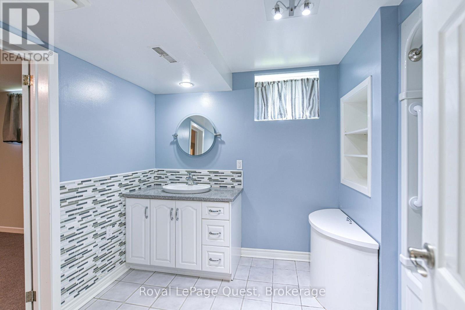 4 KEHOE COURT - 32