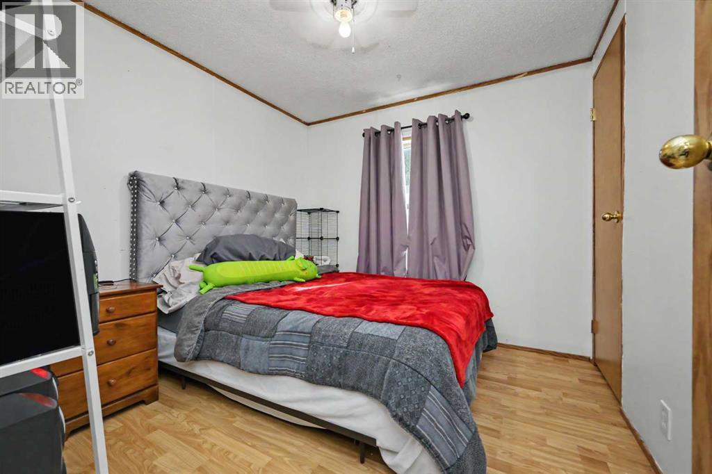 12123 98 Street - 17