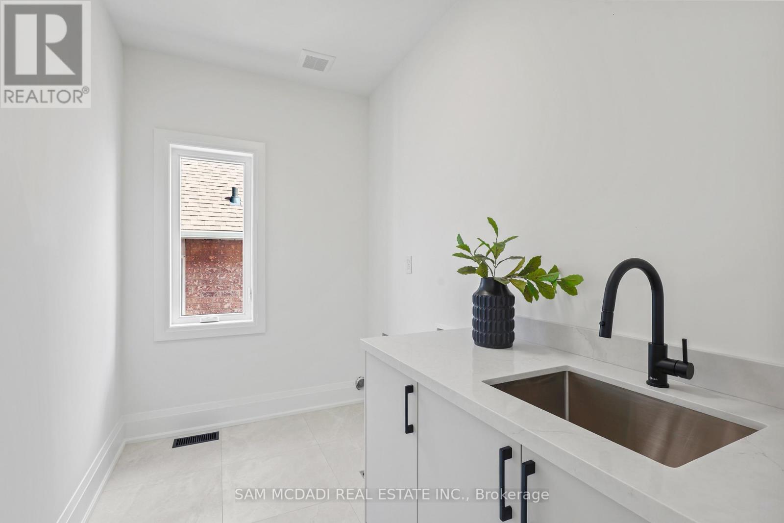 2350 EIGHTH LINE - Image 38