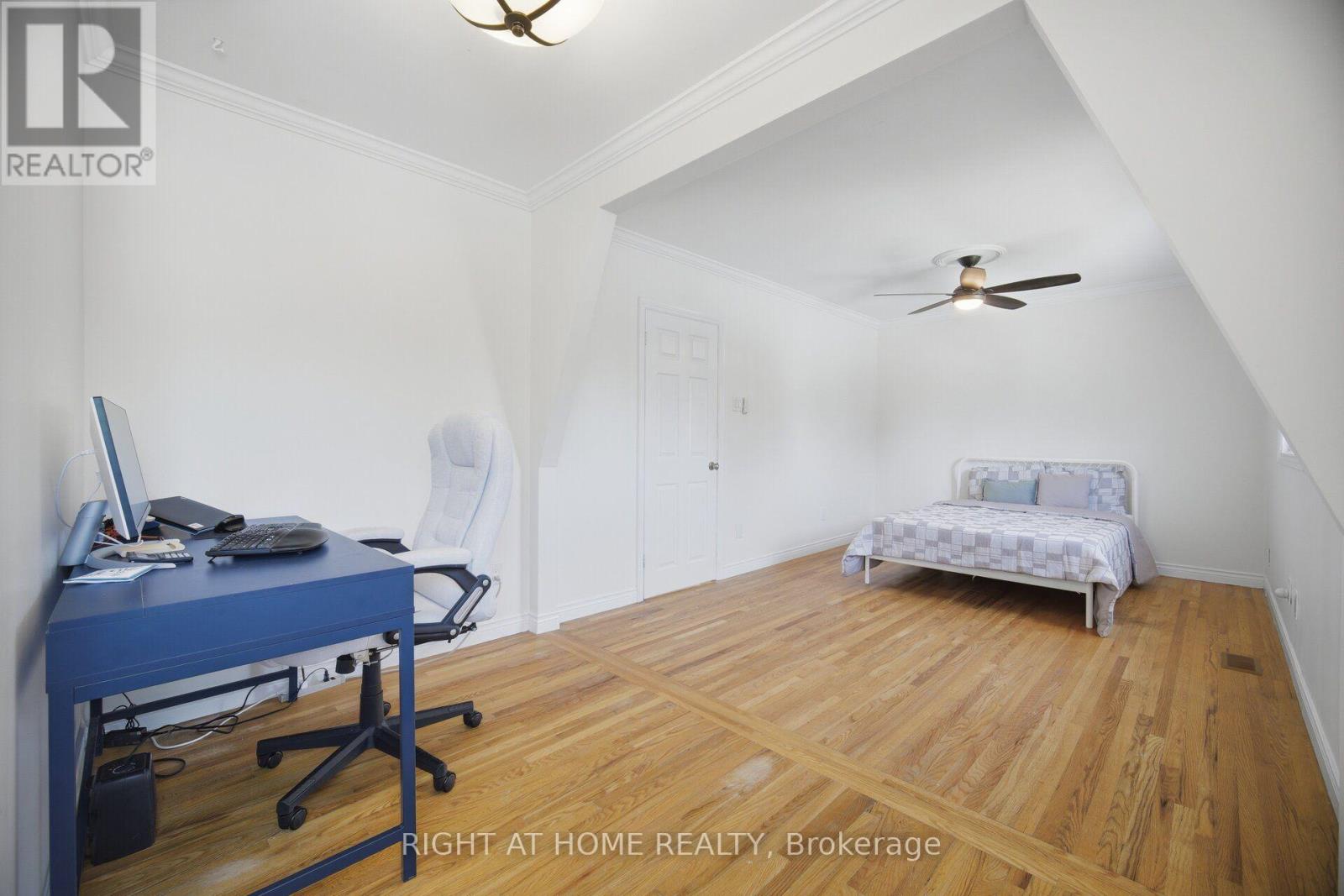 4 ROSEFIELD DRIVE - 24