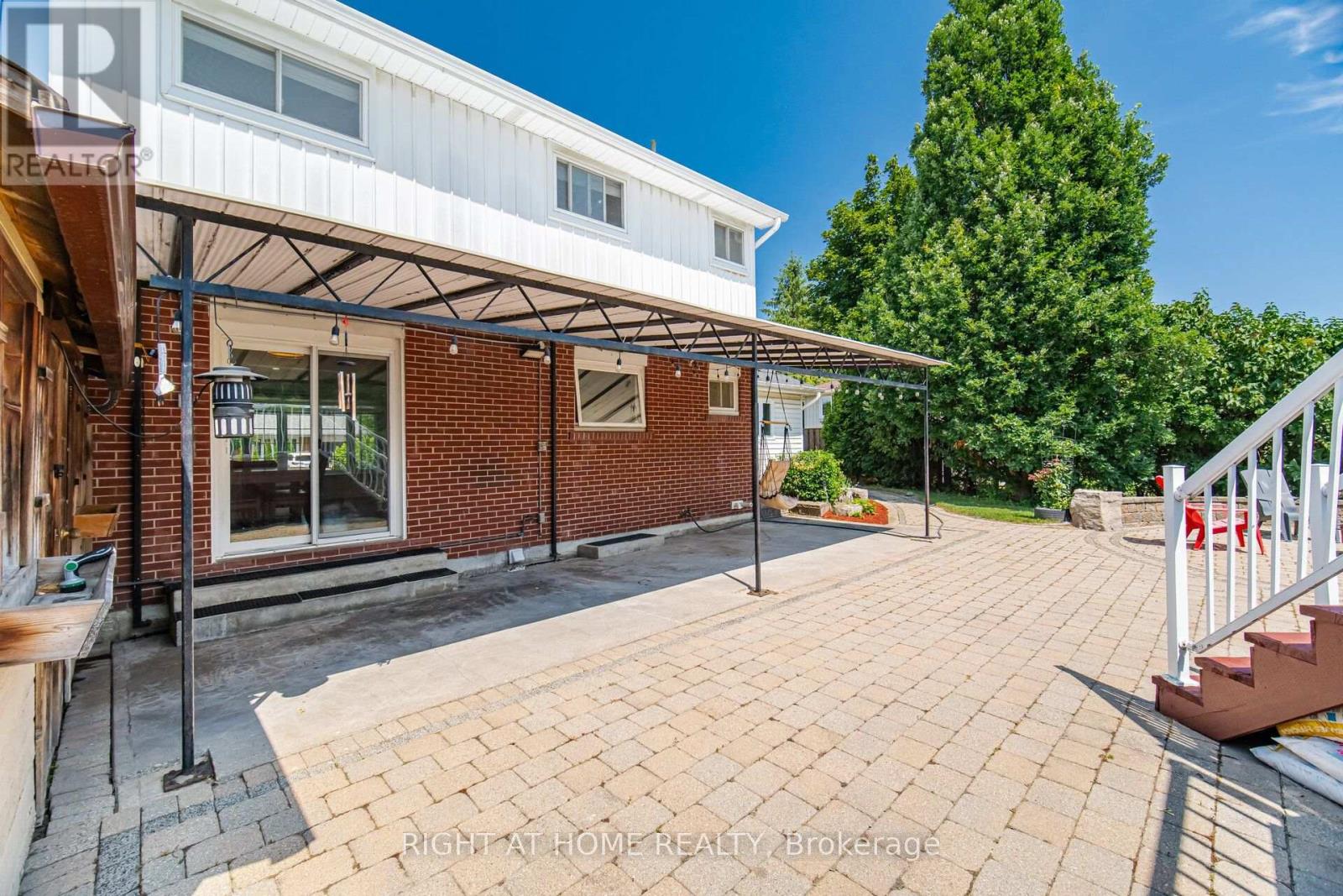 4 ROSEFIELD DRIVE - 33