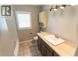 Living room - 30 Proctor Avenue, Brantford, ON N3S3E7 Photo 10