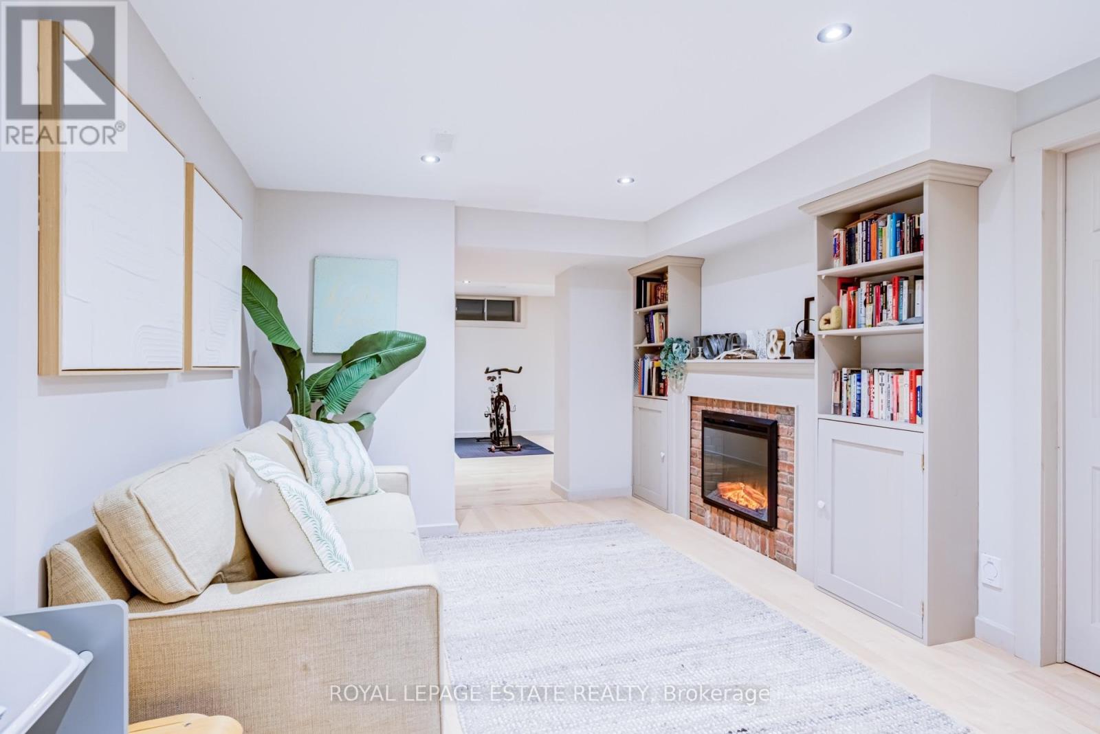 392 TELECOM ROAD - 38