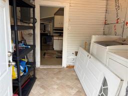 443 Martin Avenue, Winnipeg, MB R2L0C2 Photo 11