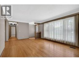 4pc Bathroom - 35 Peter Street, Chatham, ON N7M5B2 Photo 9