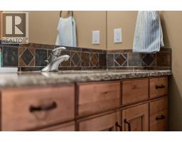 2, 722 3rd Street, Canmore, AB T1W2J6 Photo 32