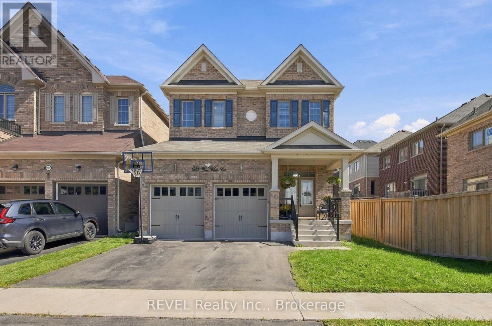 1901 Don White Court, Oshawa, ON