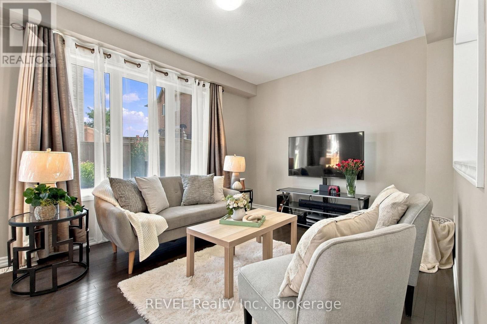 1901 Don White Court, Oshawa, ON photo 14