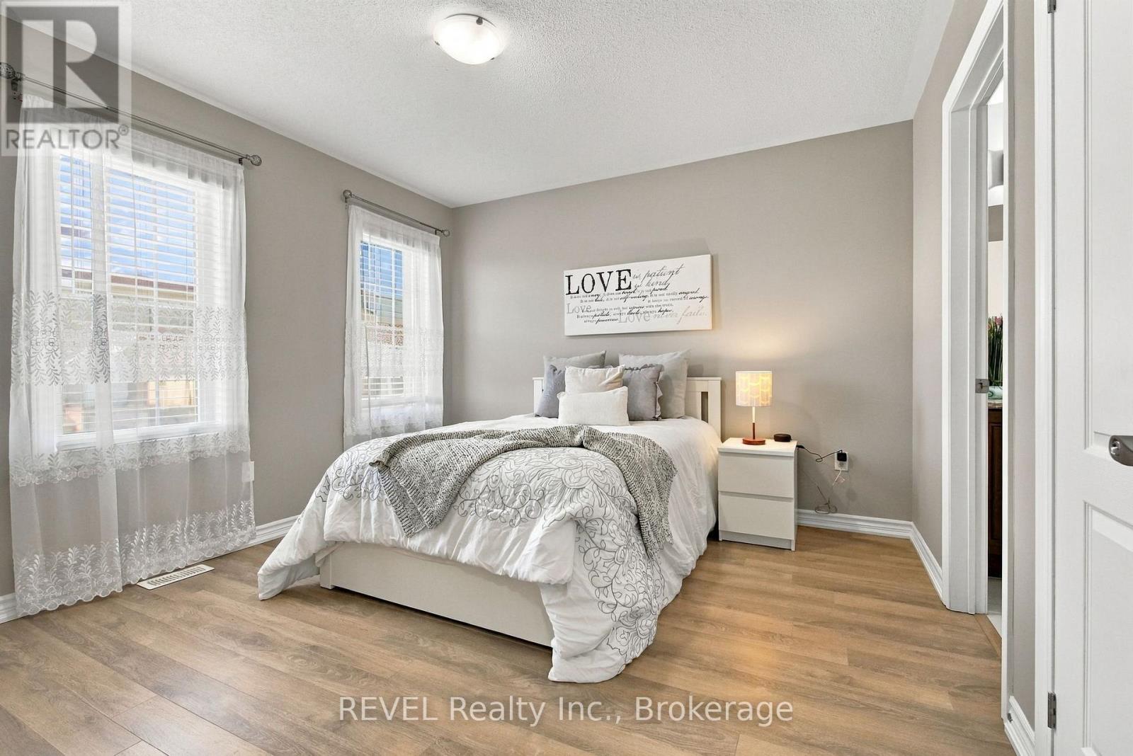 1901 Don White Court, Oshawa, ON photo 17