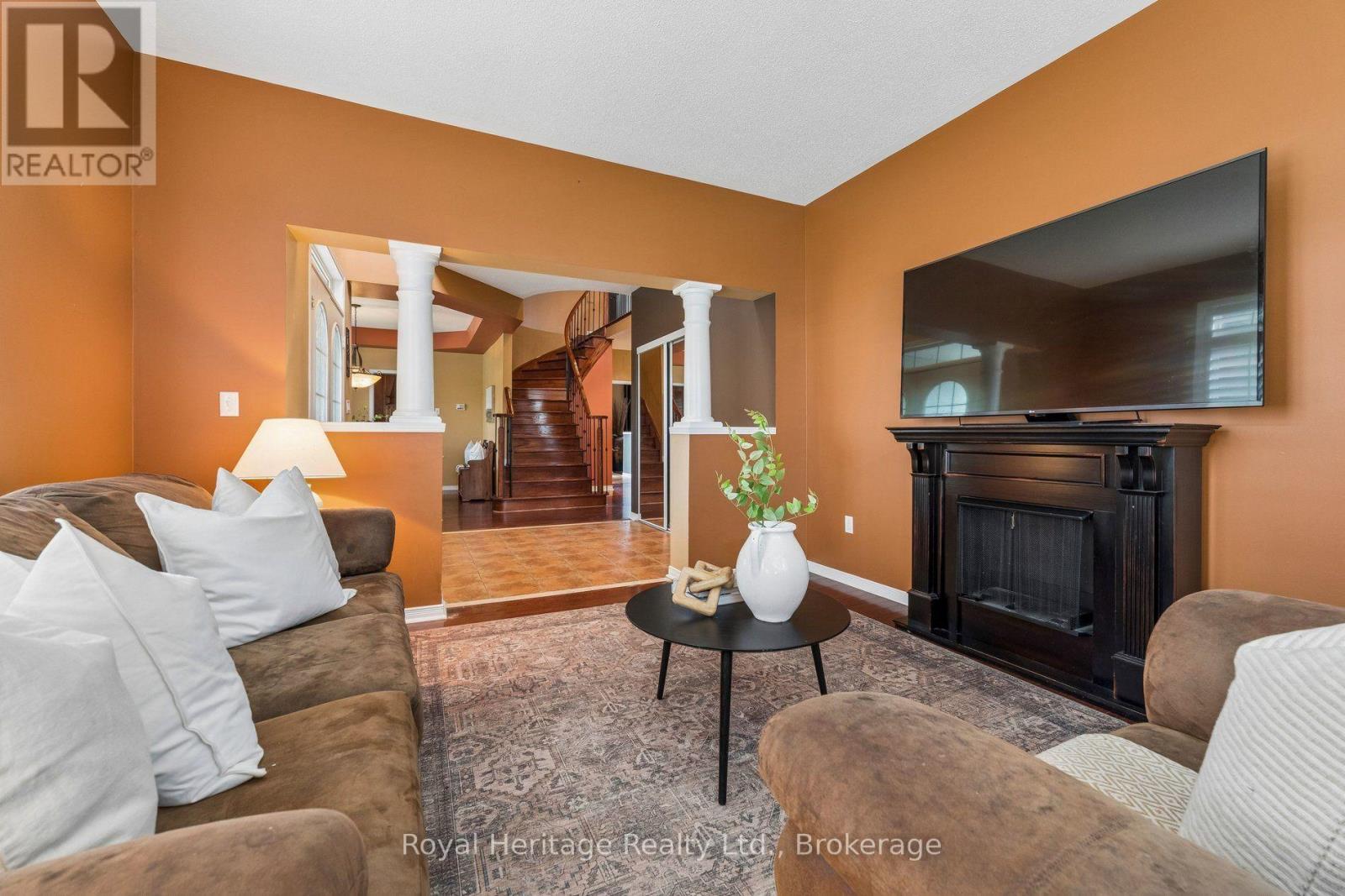 52 MCCORKELL Street, Clarington, ON photo 11