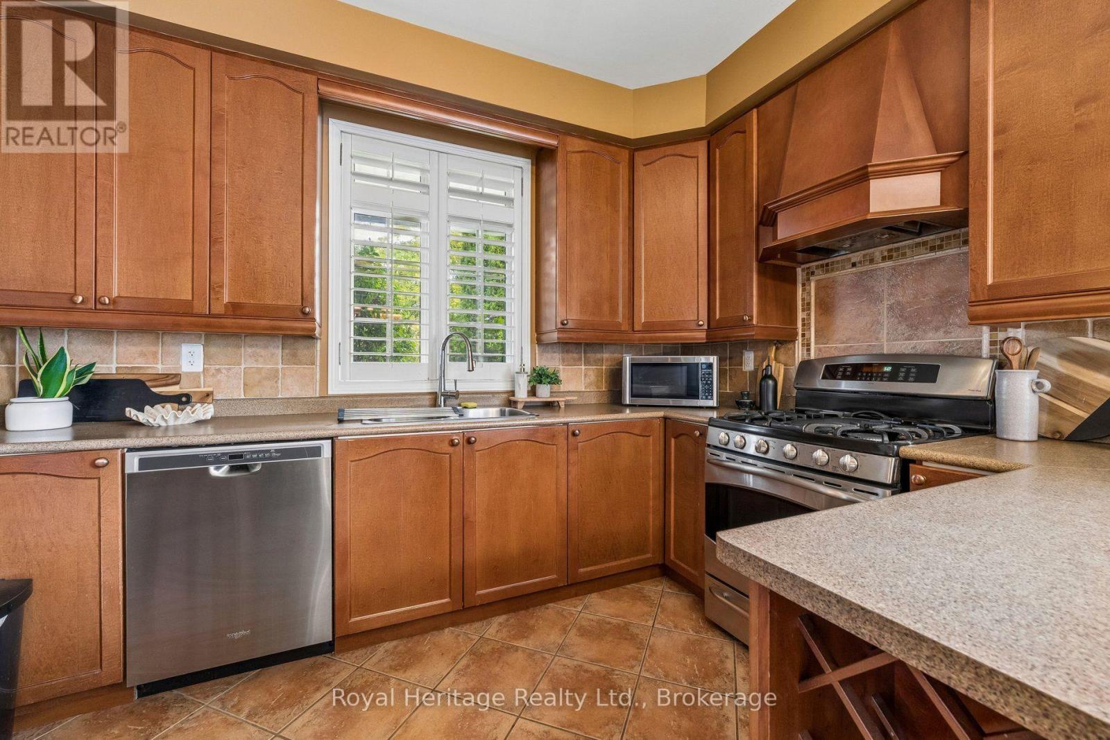 52 MCCORKELL Street, Clarington, ON photo 14